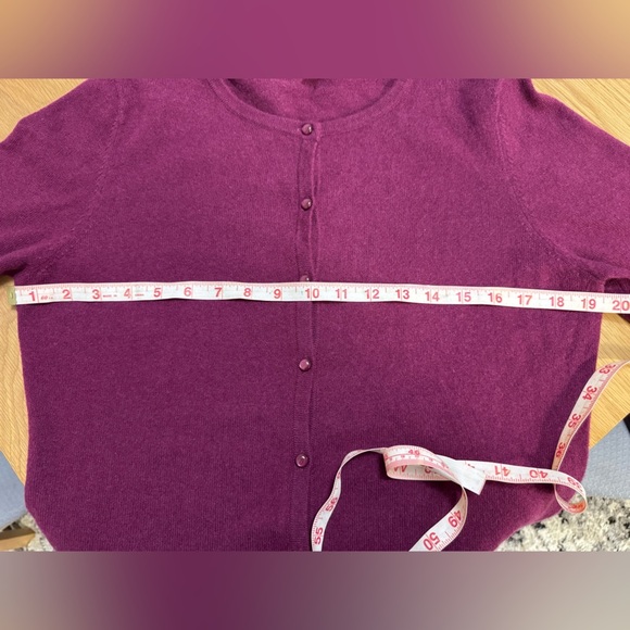 Garnet Hill 100% Cashmere Ruffle Hem Cardigan Sweater Burgundy Women’s Size L - Picture 10 of 10